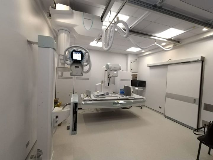 Hospital de San Carlos: Equipo de Fluoroscopio para Radiografías Avanzadas