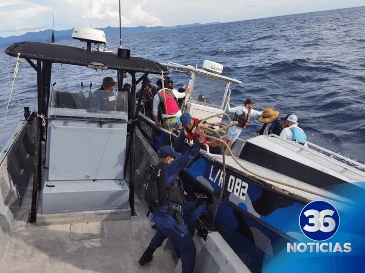 Rescatados 7 nicaragüenses a la deriva: héroes guardacostas