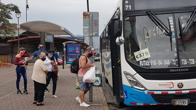 ARESEP Aprueba Rebaja en Tarifas de Autobús
