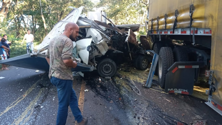 Tragedia en la Ruta 1: Accidente Deja Dos Fallecidos